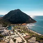 호텔 Radisson Collection Hotel, Bodrum 5*