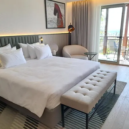Radisson Collection Hotel, Bodrum 5* 아크얄라