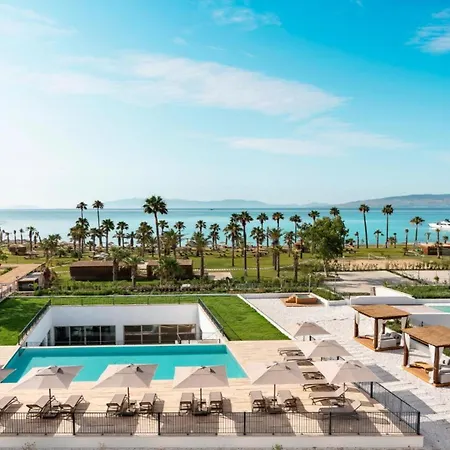 호텔 Radisson Collection Hotel, Bodrum 5*